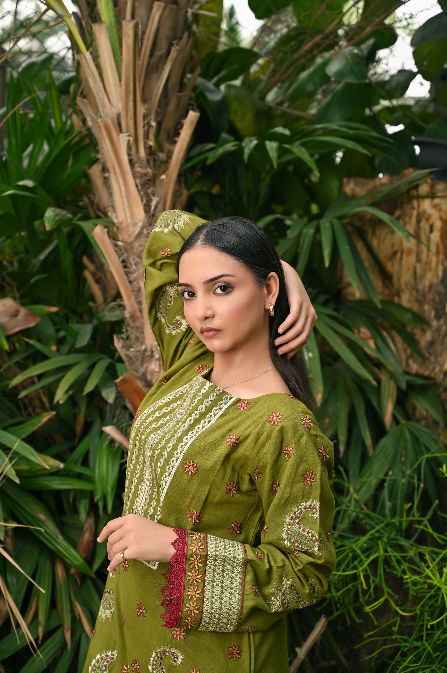 Green Embroidered Khaddar 2pc